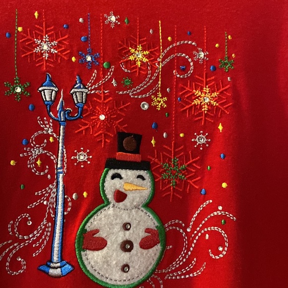 Red, sparkling Santa tee - Picture 2 of 2